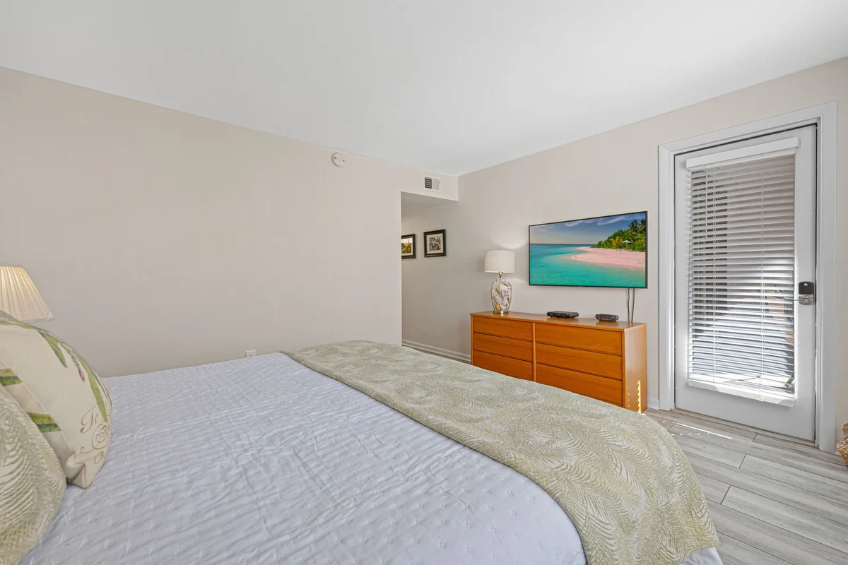 6105 Island Club #26