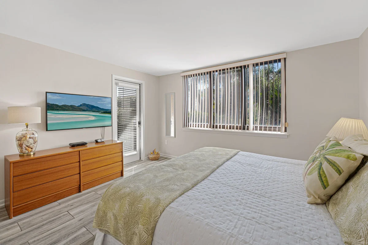 6105 Island Club #18