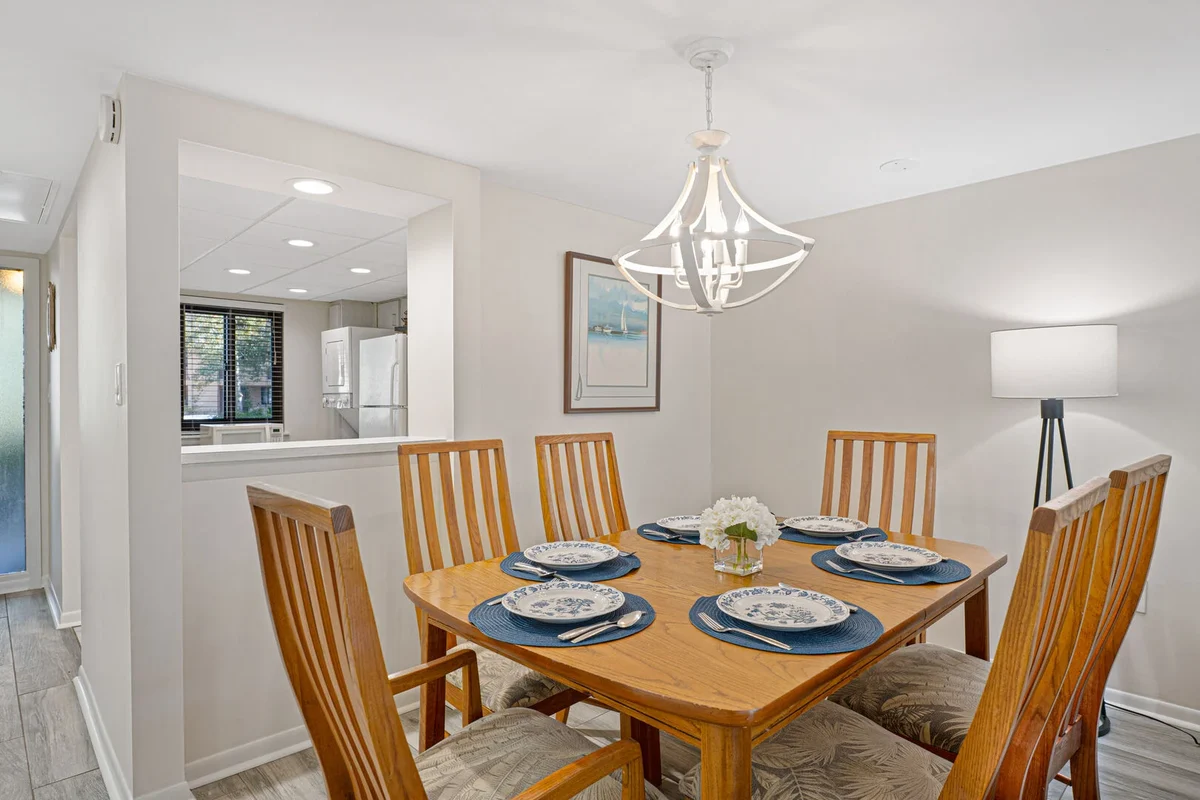 6105 Island Club #21