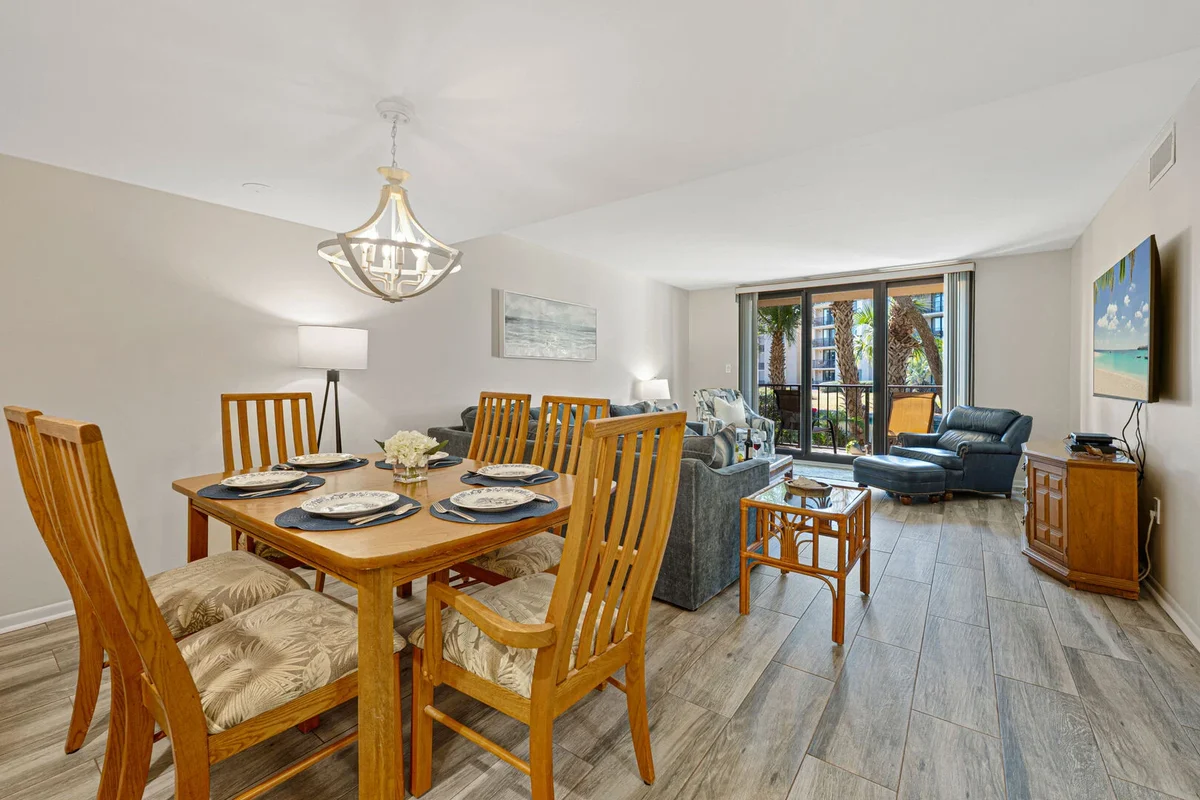 Wander Folly Field Palms