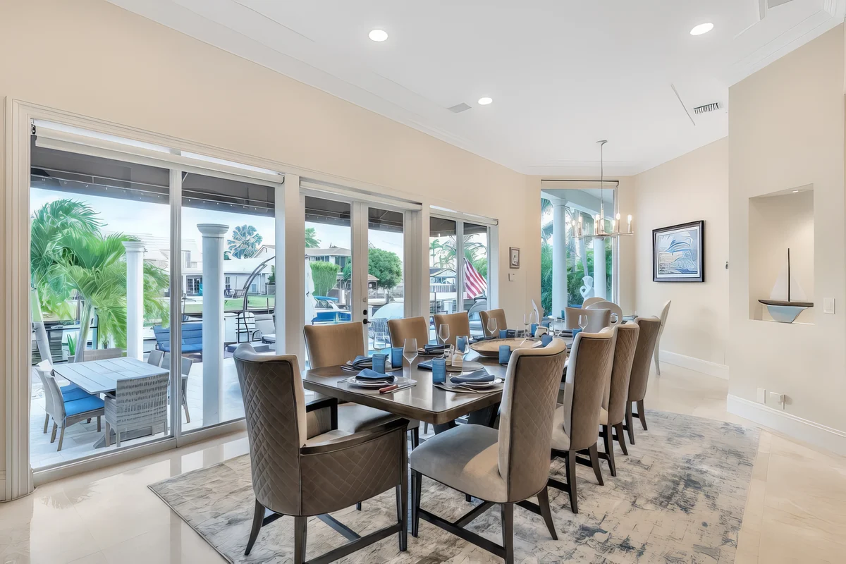 Wander Coral Ridge Canal