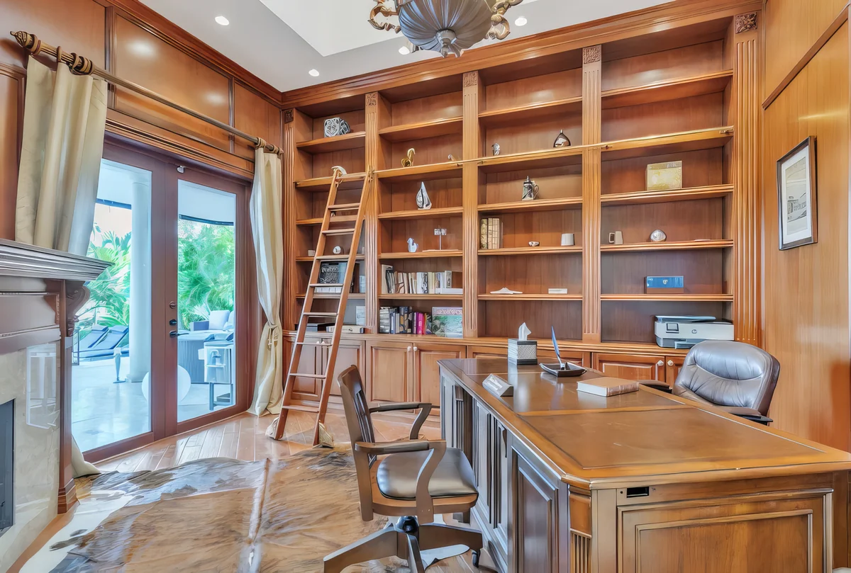 Wander Coral Ridge Canal