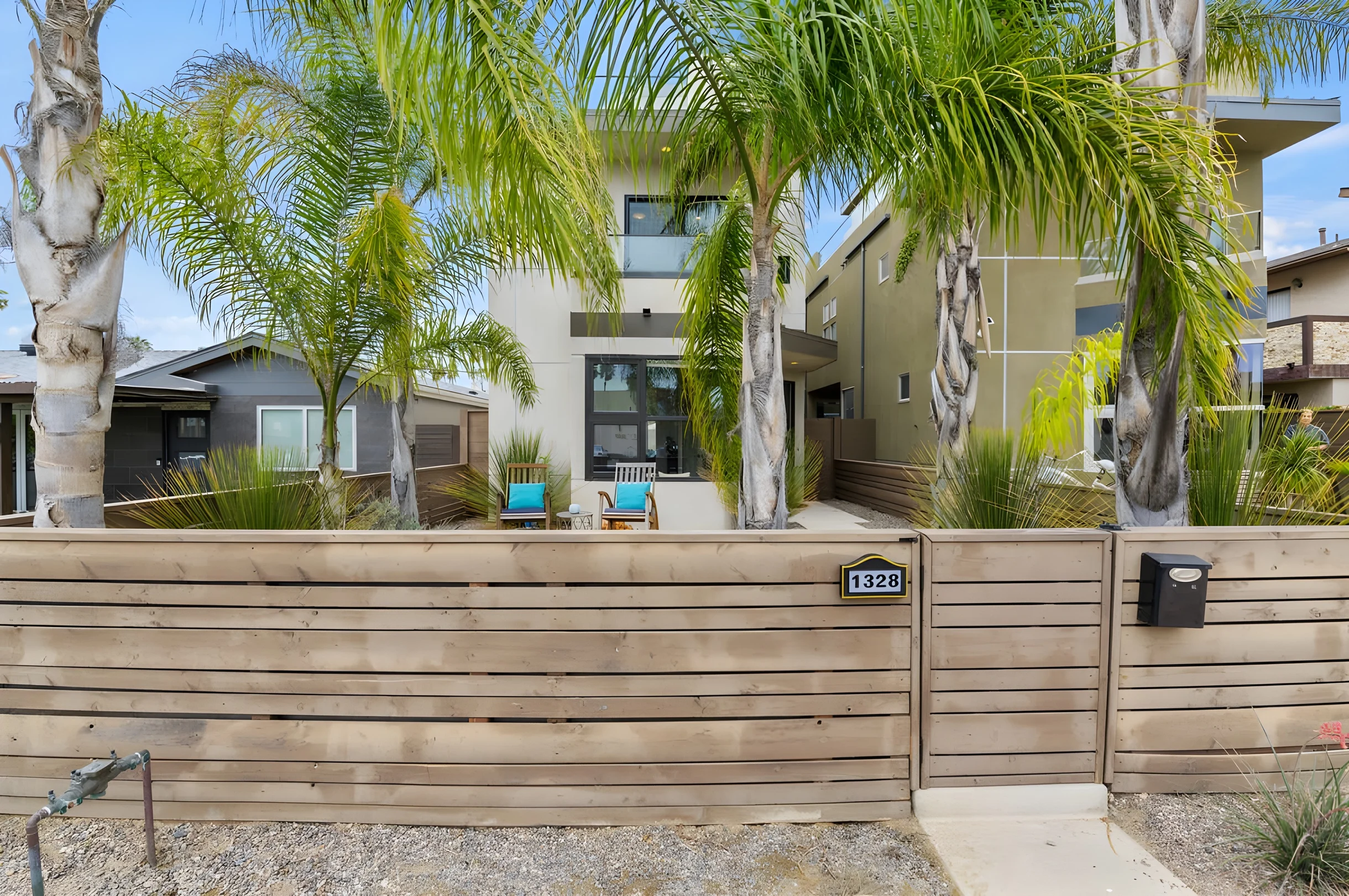 Wander Pacific Shores #23