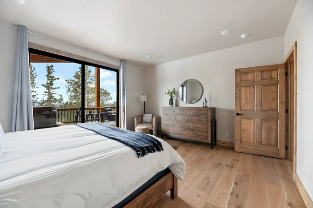 Bedroom 1 image 1