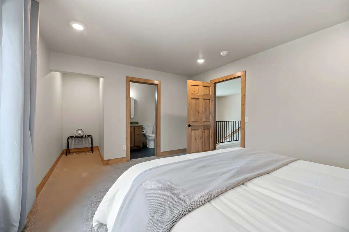 Bedroom 4 image 1