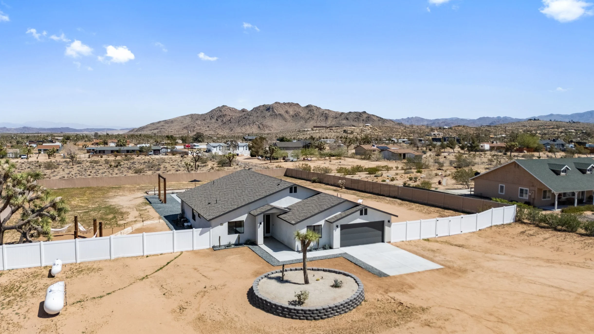 Wander Yucca Valley Pinnacle #4