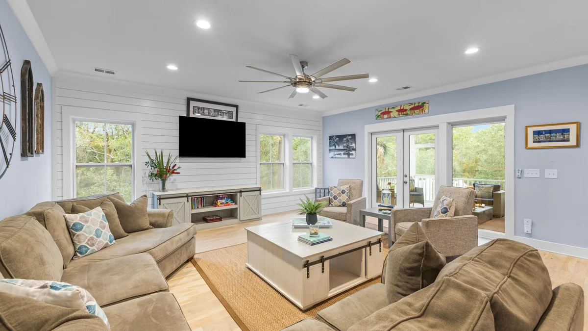 Wander Folly Beach Glow