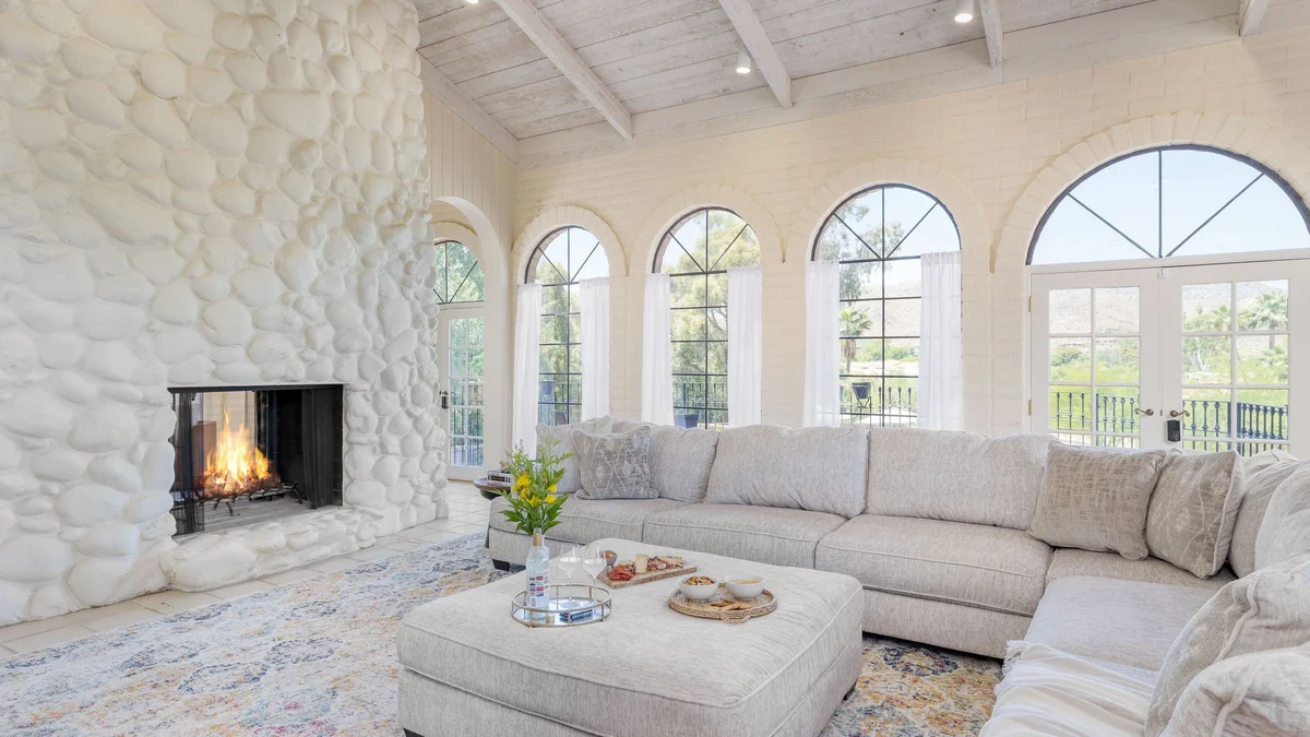 Wander Paradise Valley Summit