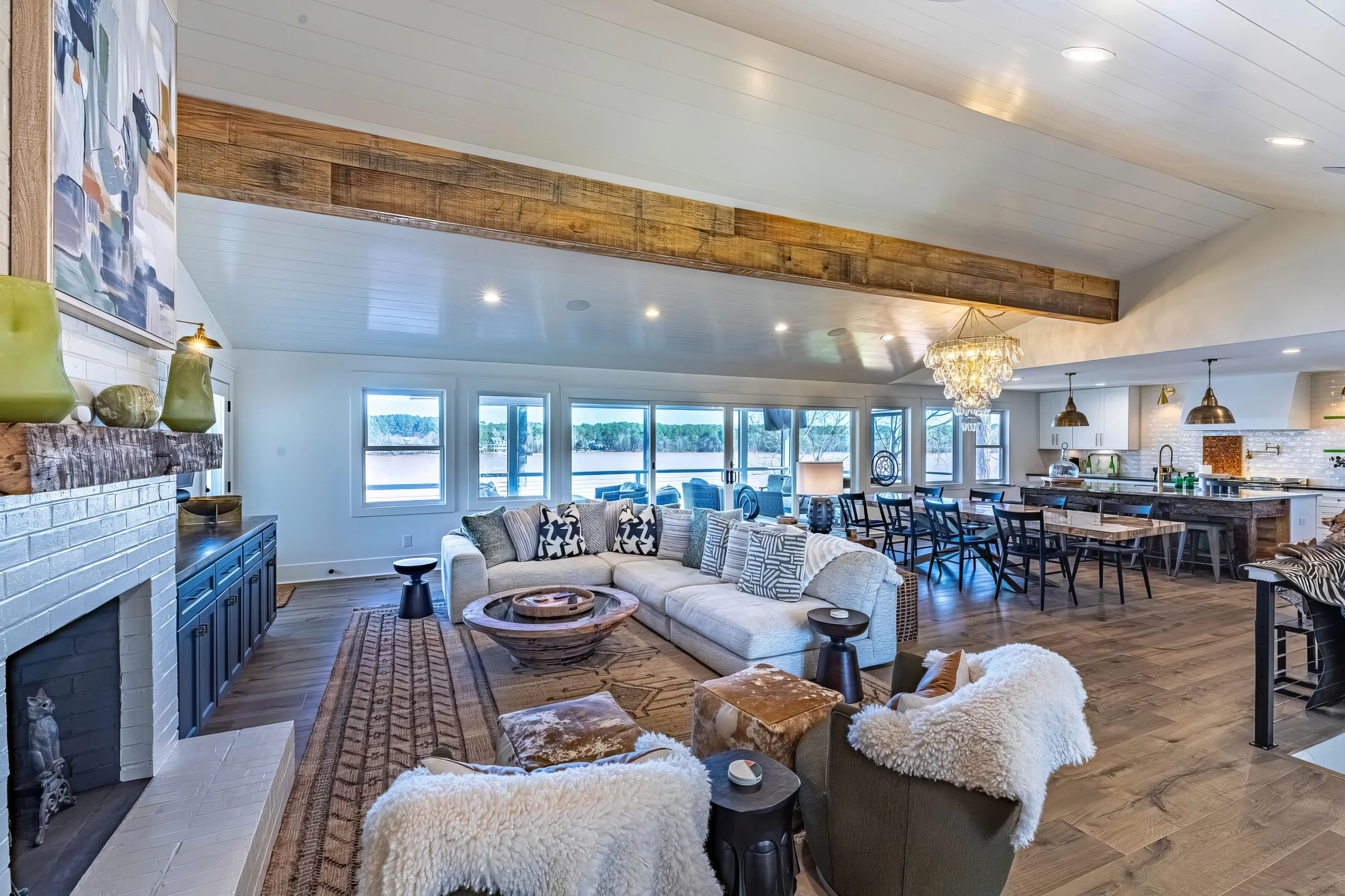 Lake Oconee Lake front with Pool #16