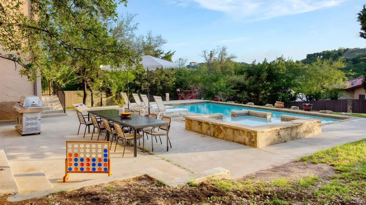 Wander Lake Travis Retreat