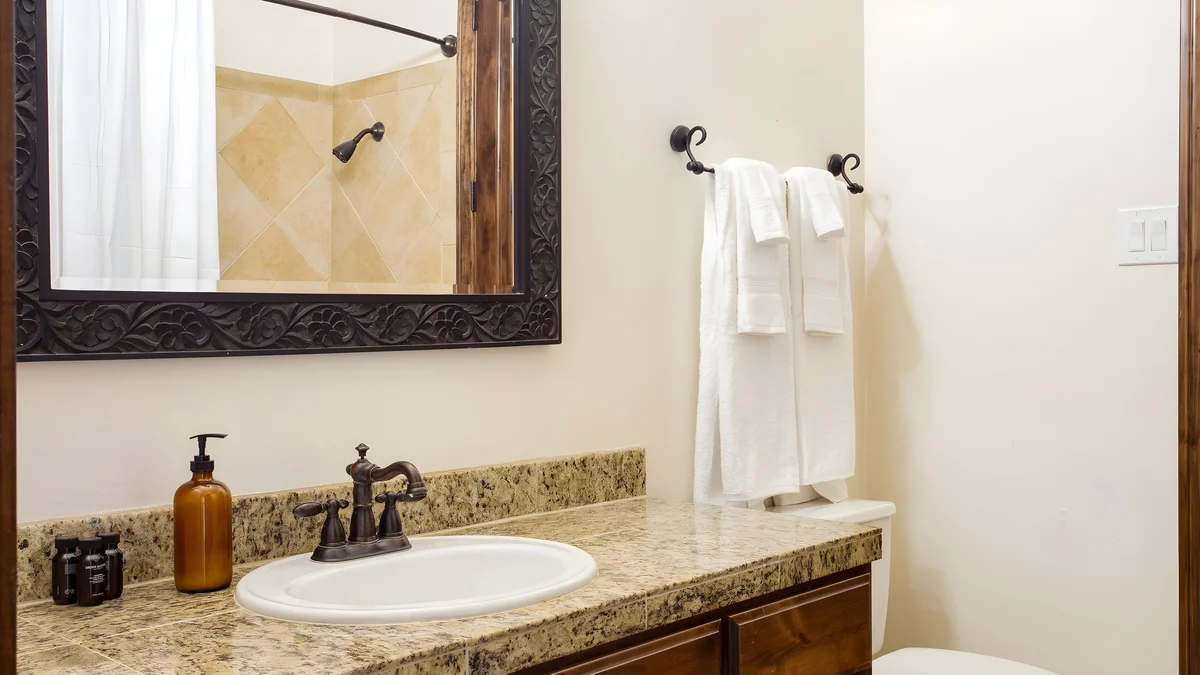 Wander Lake Travis Retreat