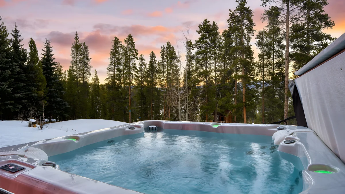 Wander Breckenridge Pine Retreat