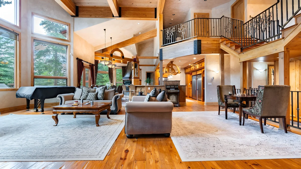 Wander Breckenridge Alley