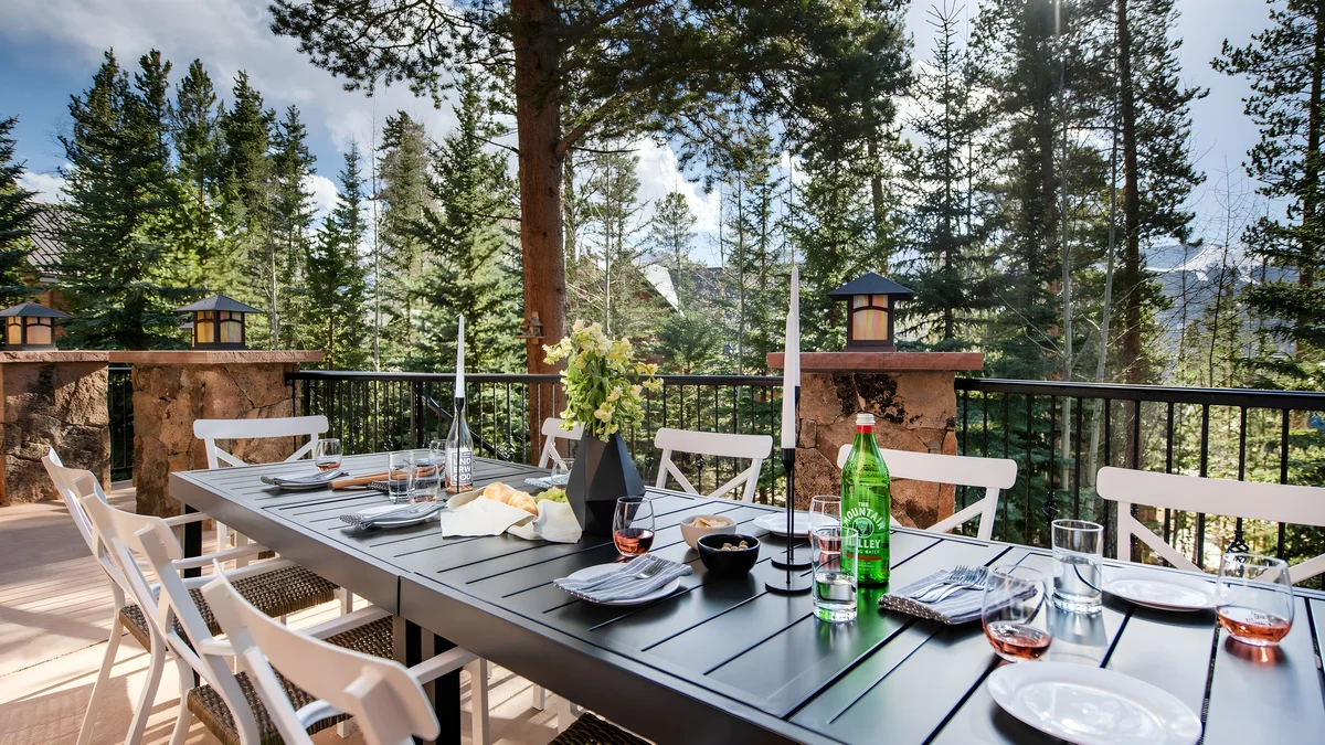 Wander Breckenridge Alley