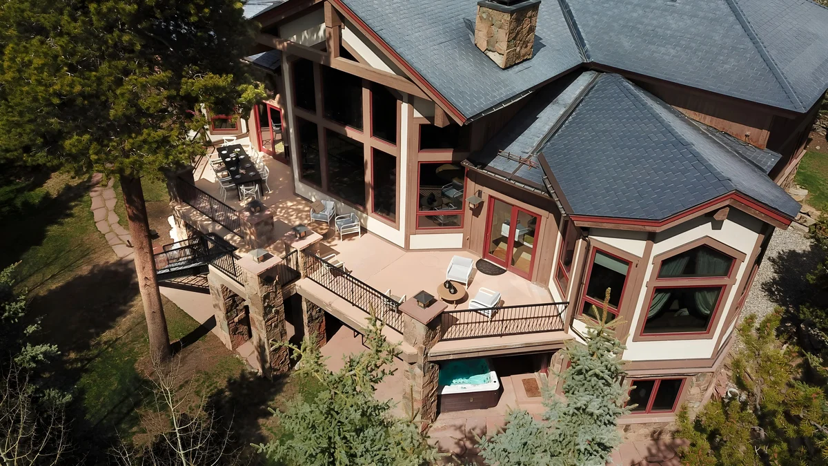 Wander Breckenridge Alley