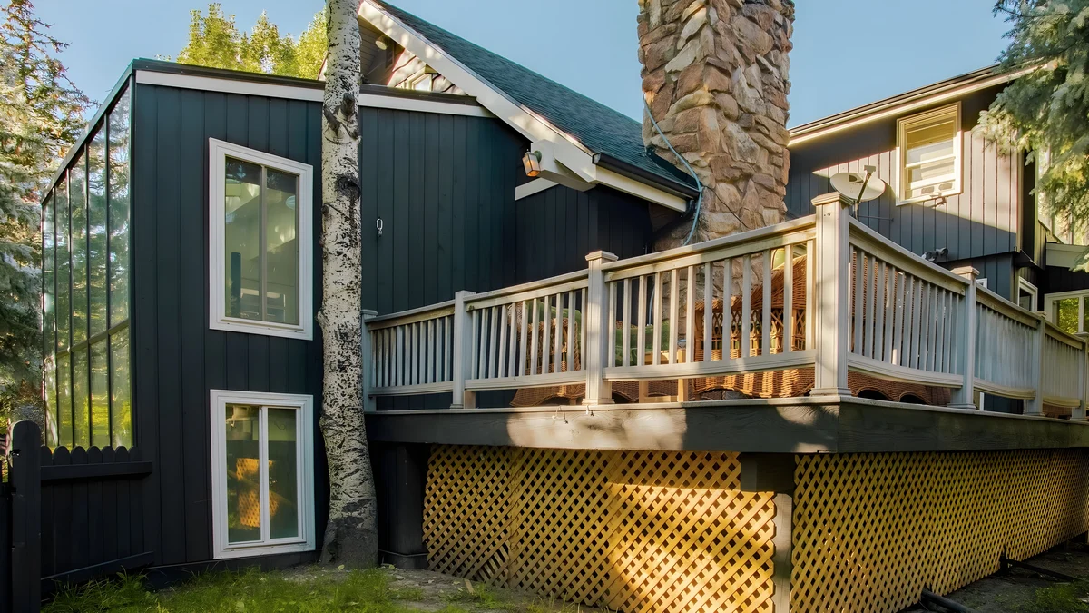 Wander Snowmass Peaks