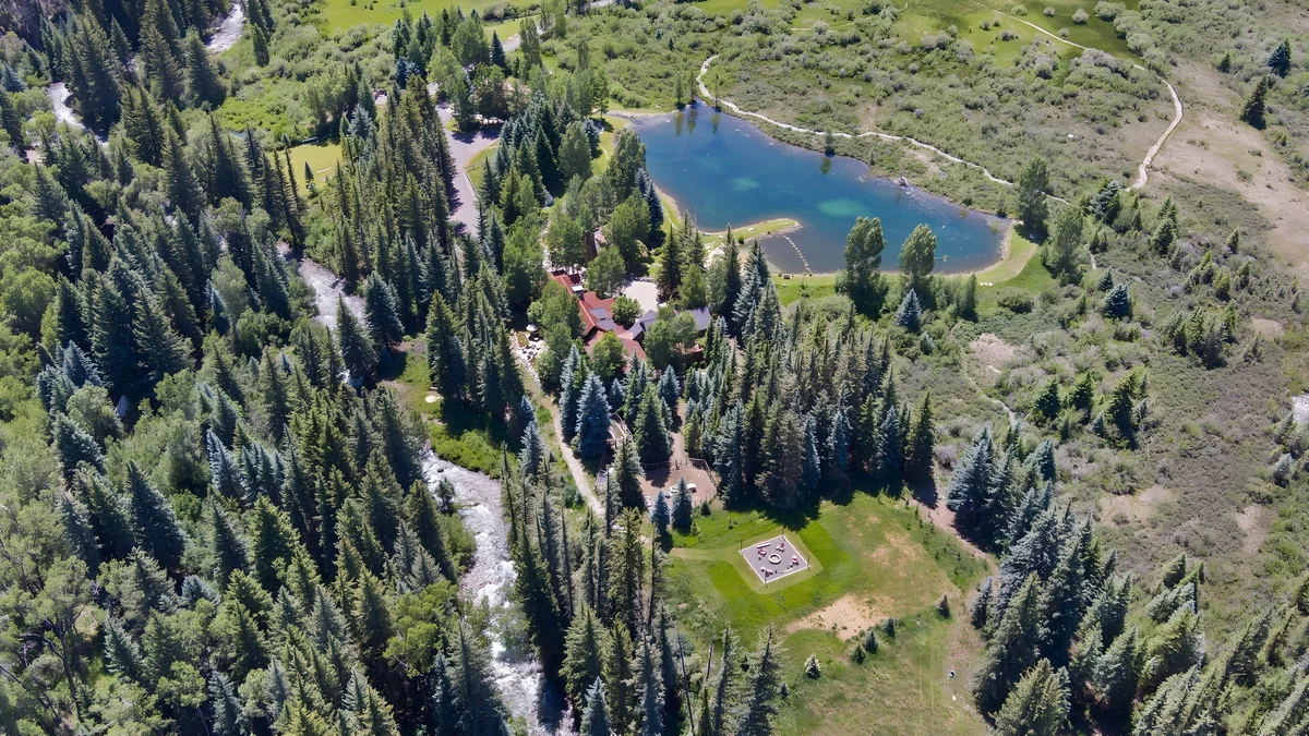 Wander Snowmass Peaks