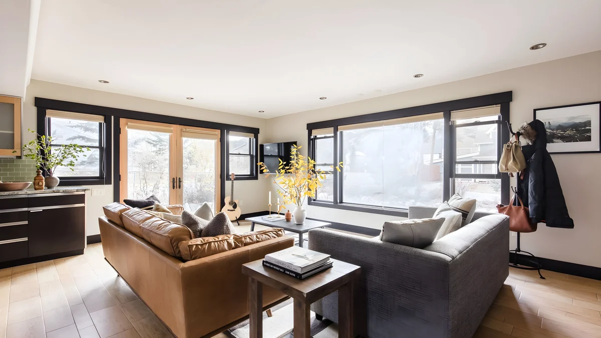 Wander Breckenridge Whales Tail