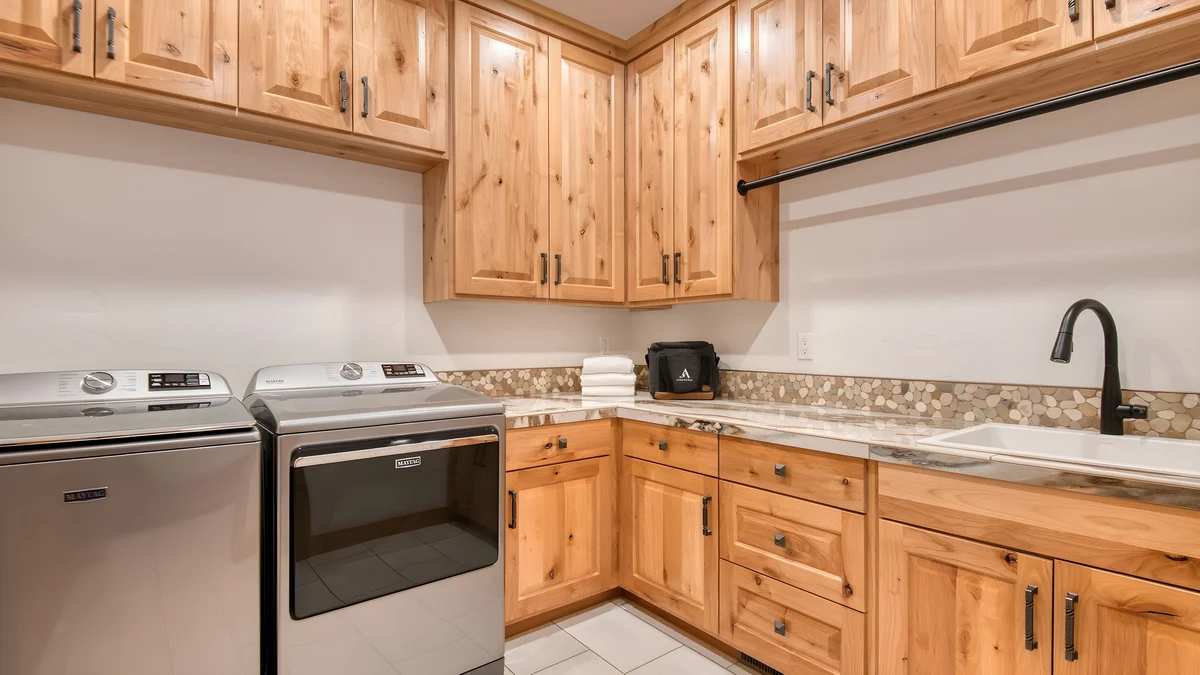 Wander Bend River Retreat