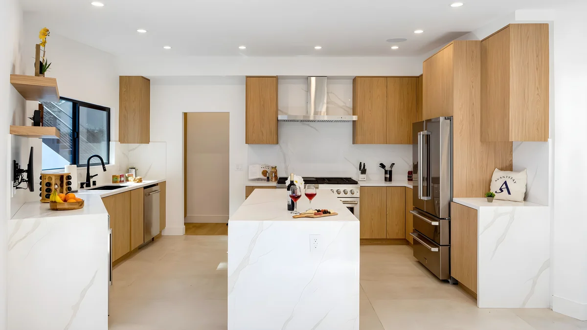 Wander Sherman Oaks Woods