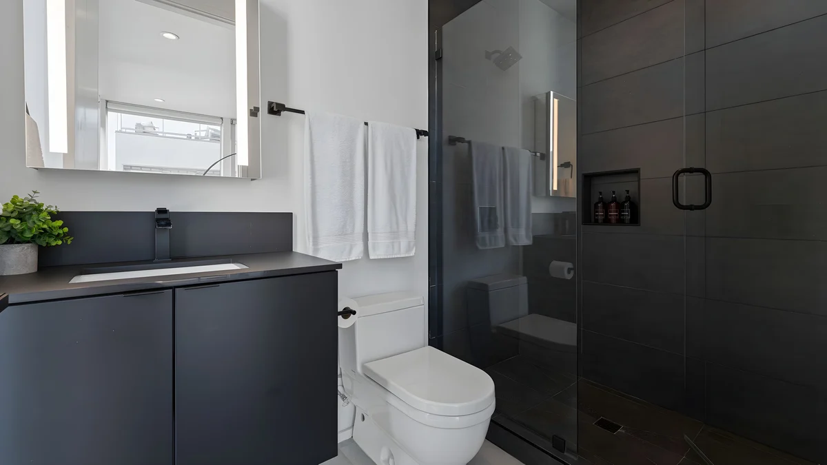 Bathroom 2 image