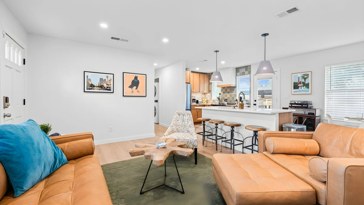 Wander East Austin Glow