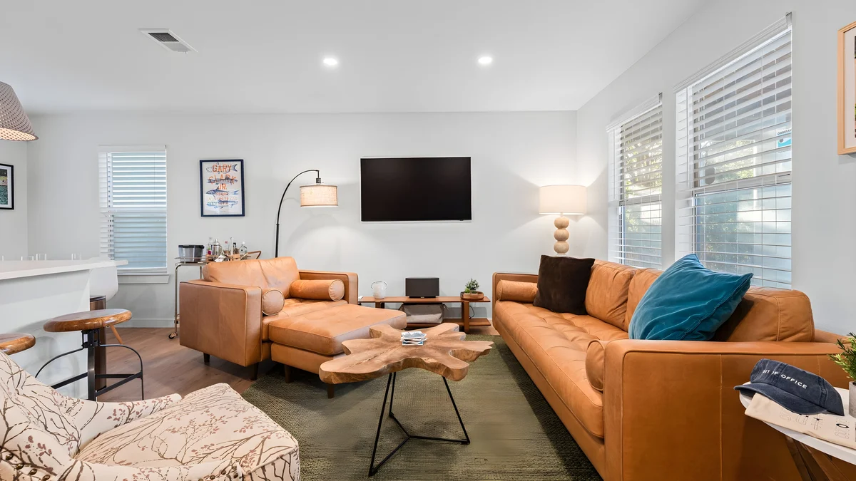 Wander East Austin Glow