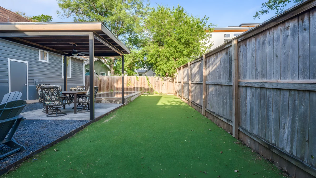 Wander East Austin Glow