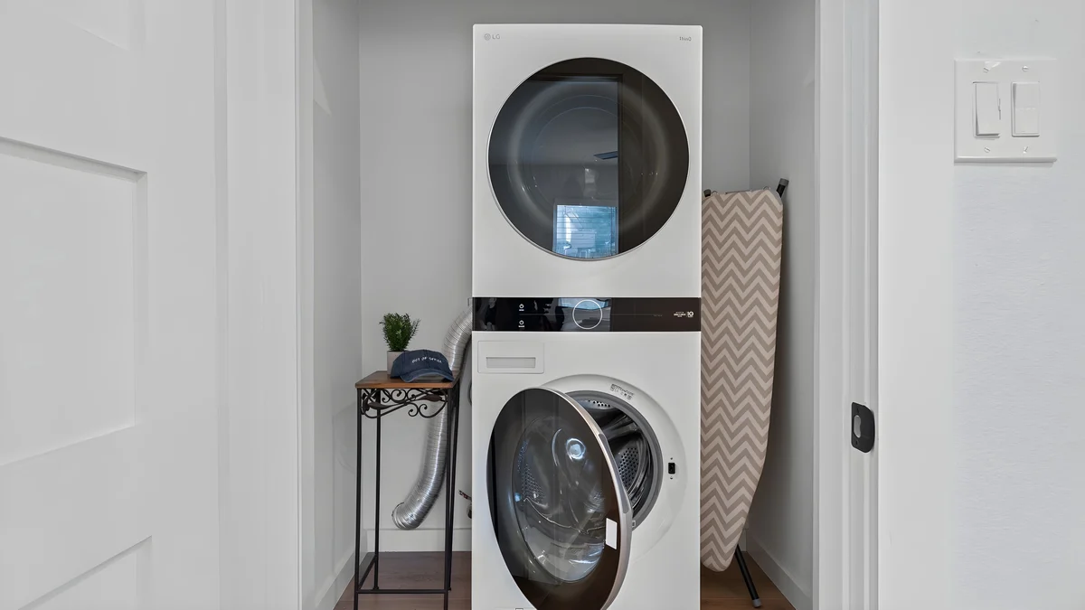 Wander East Austin Glow