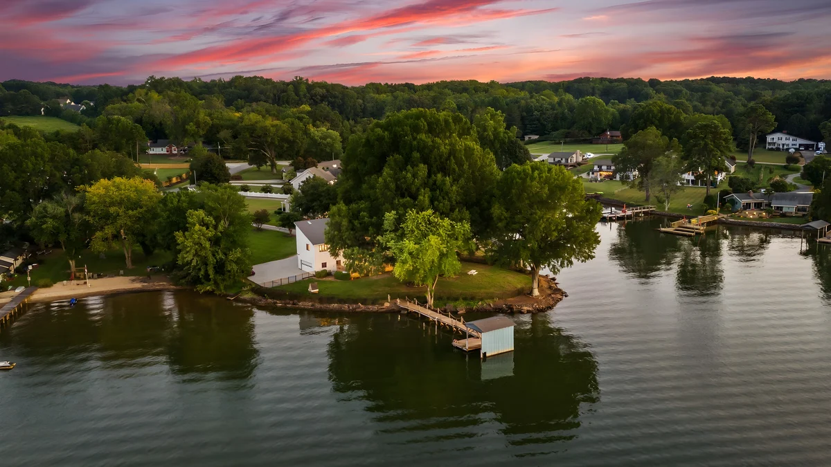 Wander Mooresville Peninsula