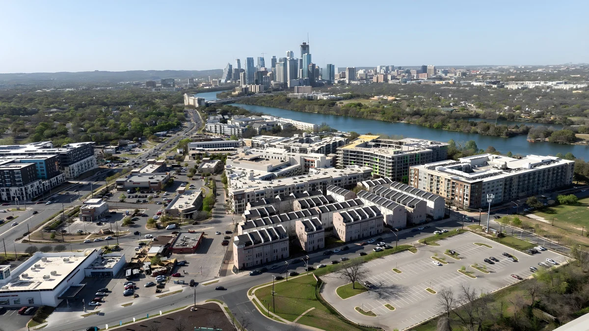 Wander Austin Lakefront