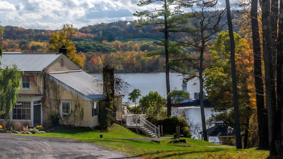 Wander Catskill Hudson