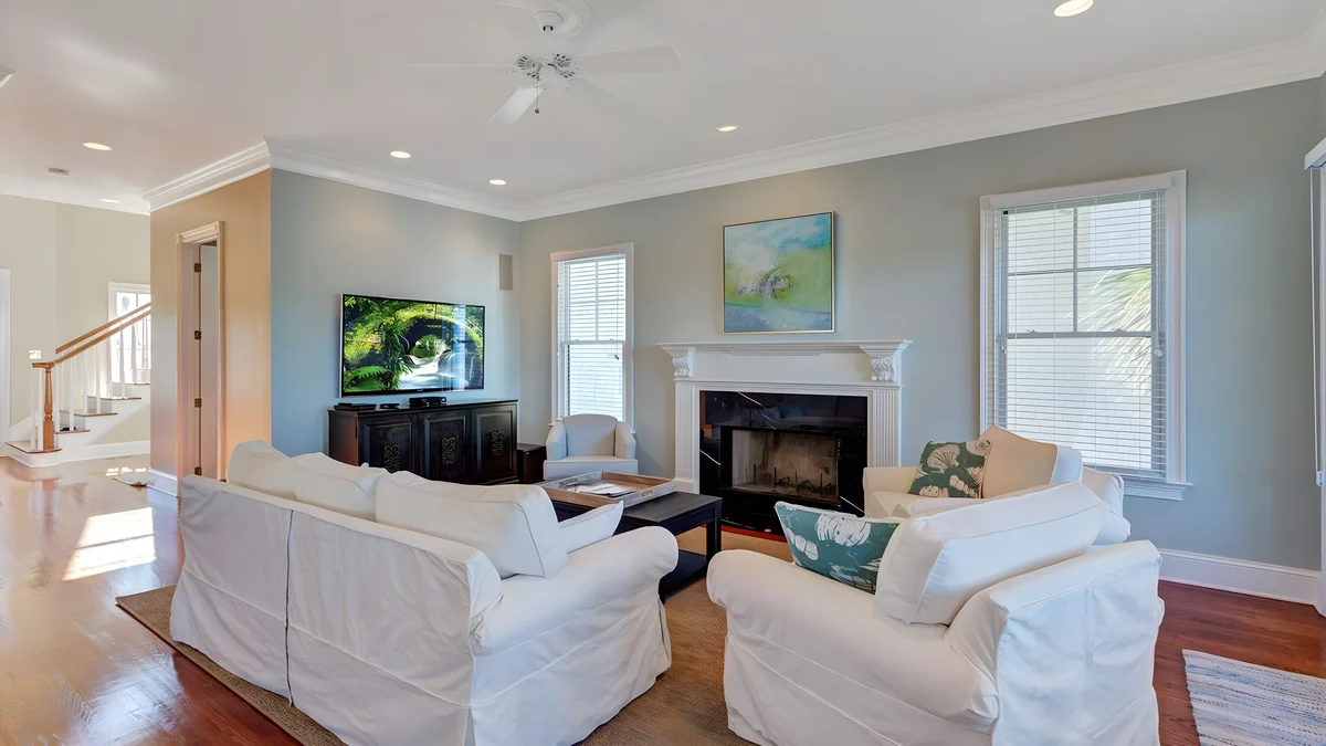 Wander Isle Palms Escape