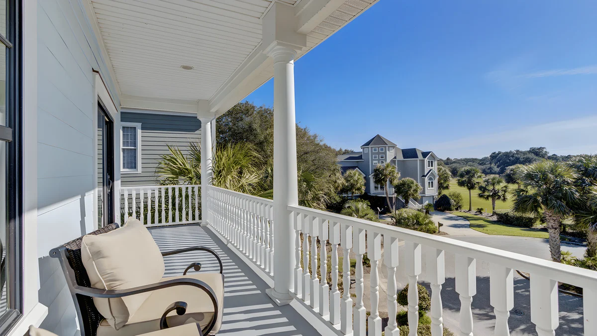 Wander Isle Palms Escape