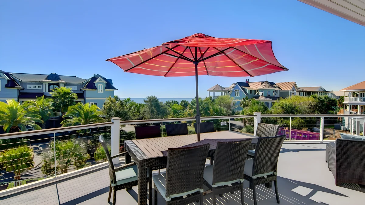 Wander Isle Palms Glow