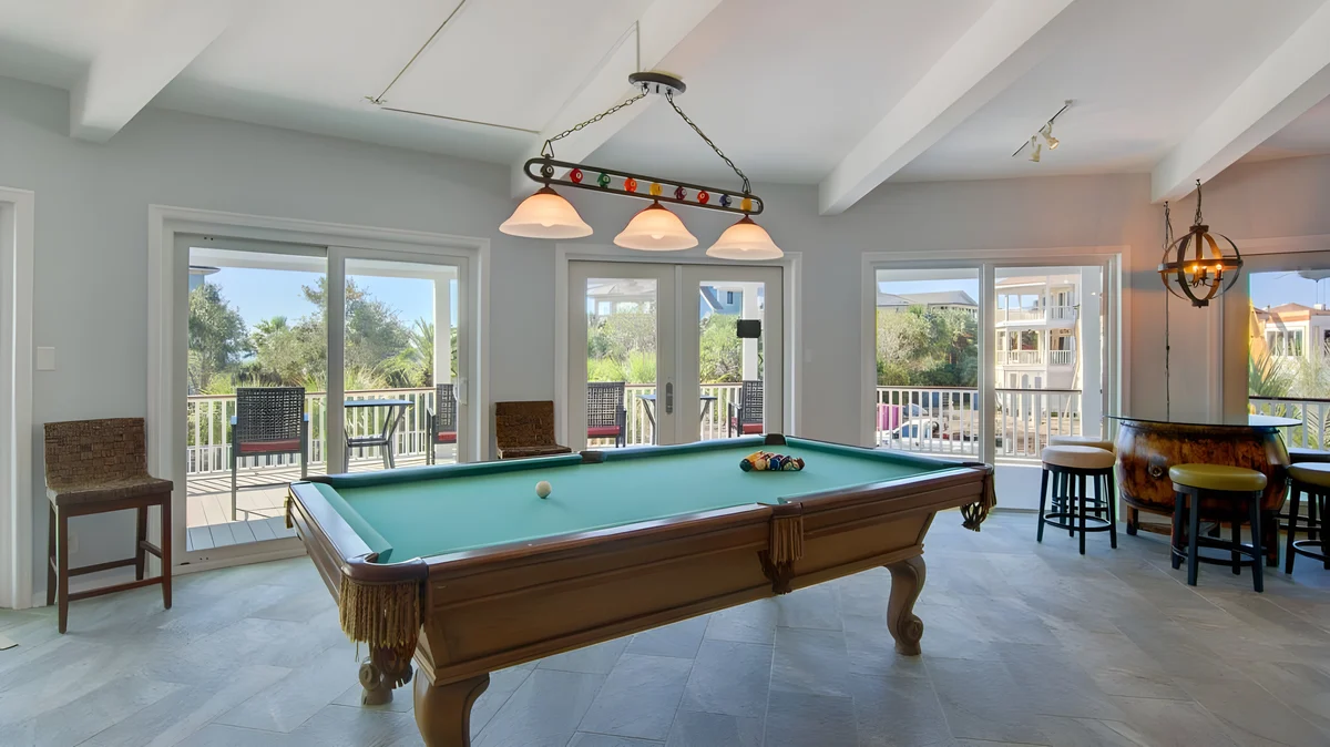 Wander Isle Palms Glow