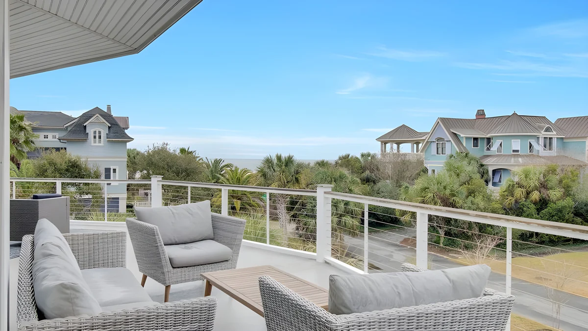 Wander Isle Palms Glow