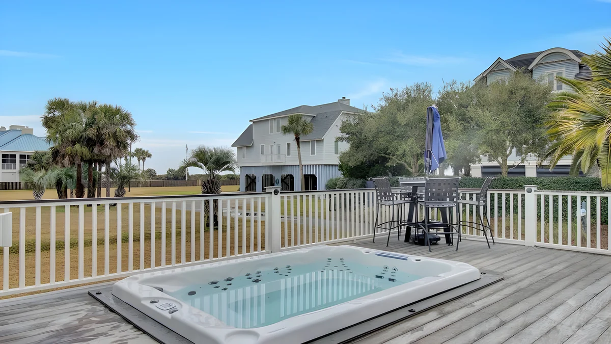 Wander Isle Palms Glow