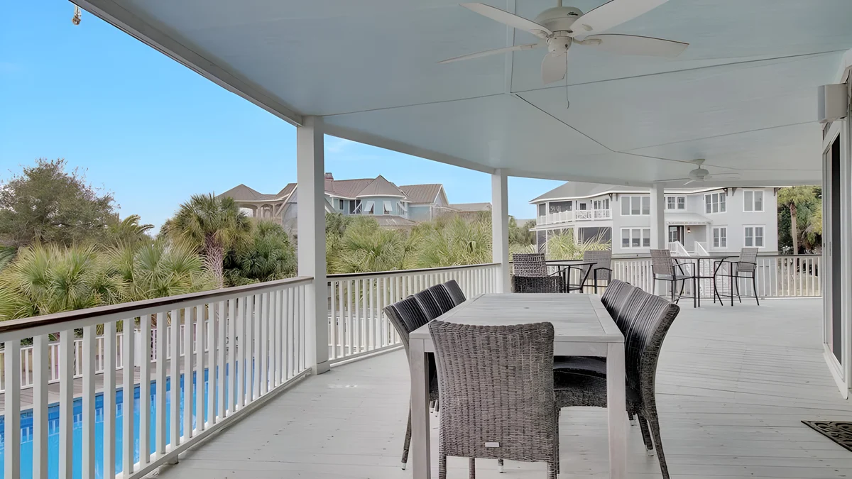 Wander Isle Palms Glow