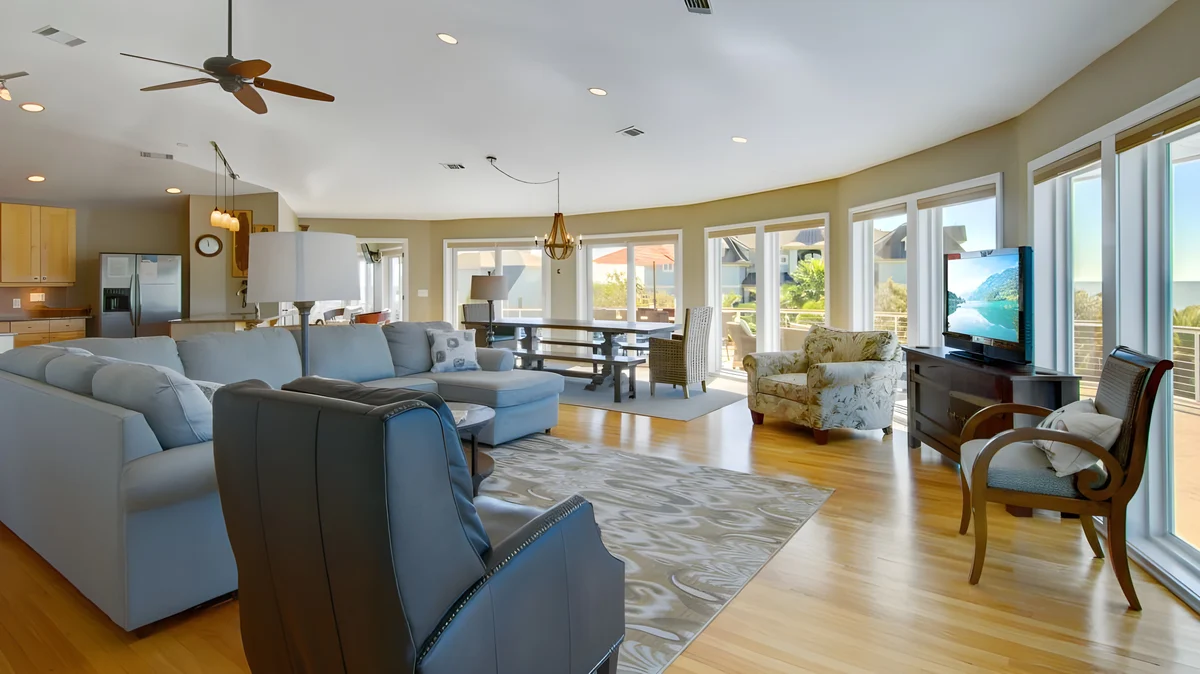 Wander Isle Palms Glow