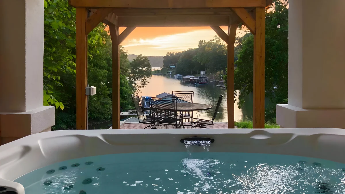 Wander Hickory Point Shores