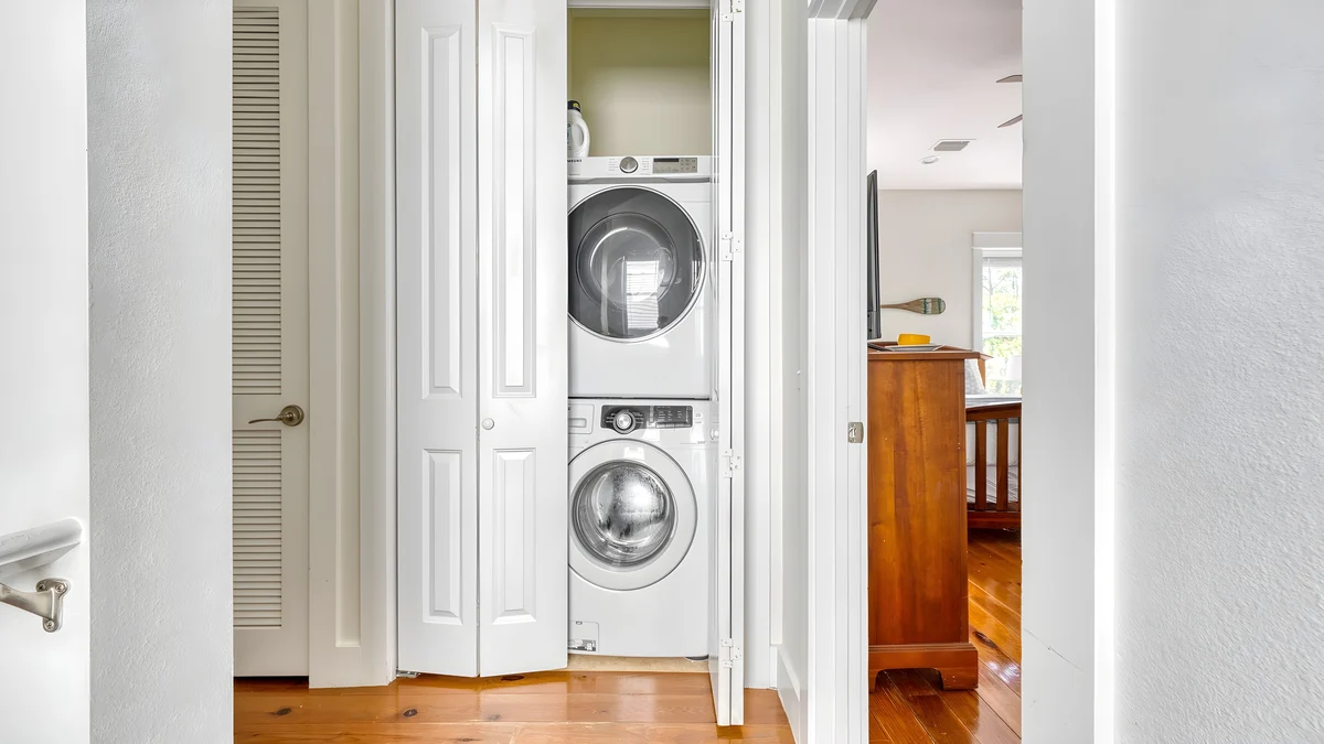 Wander Carillon Beach