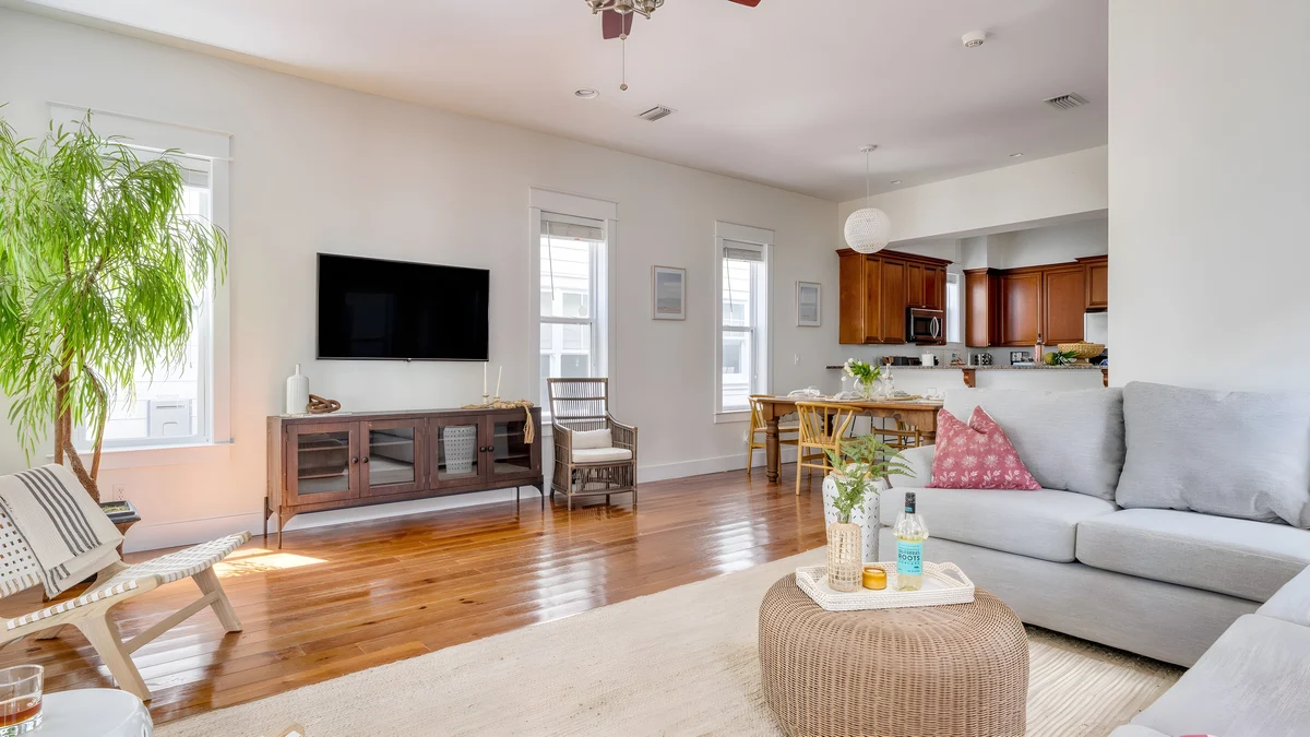 Wander Carillon Beach