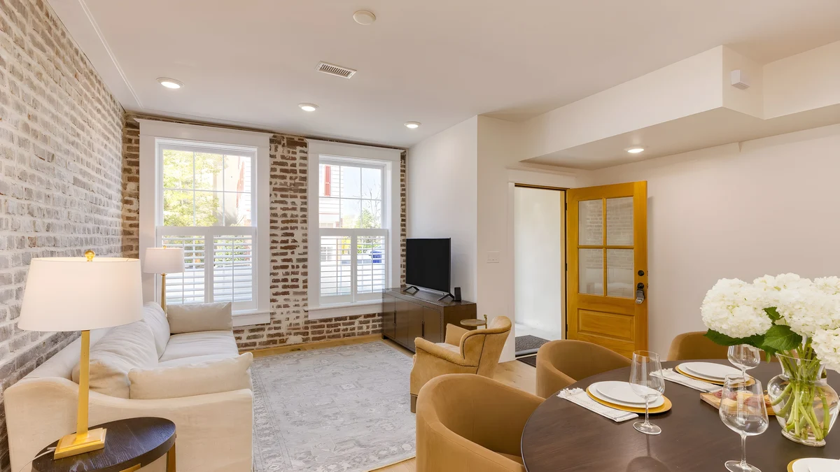 Wander Charleston Moss