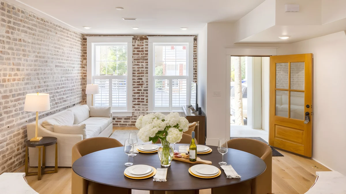 Wander Charleston Moss