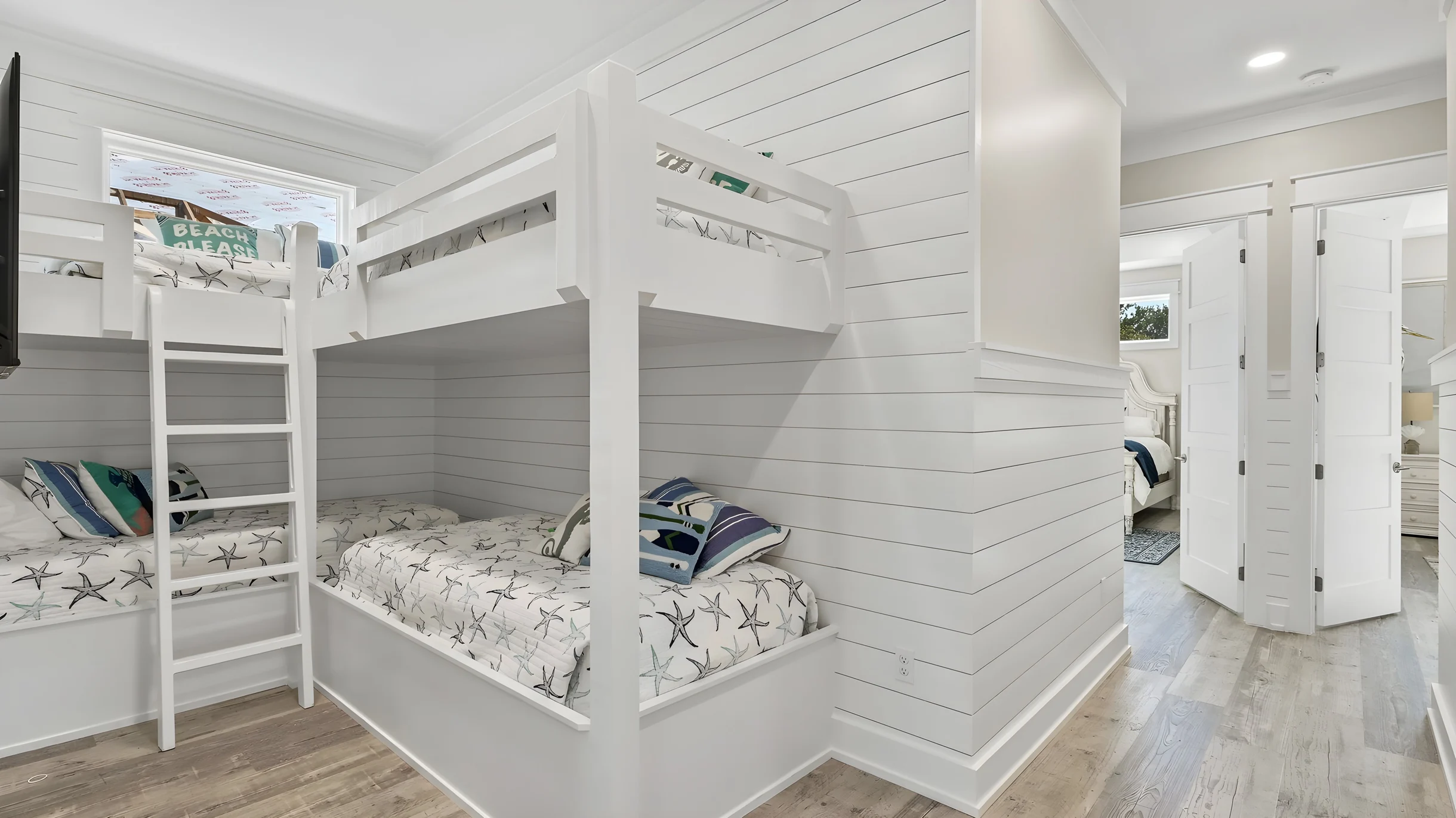 Wander Panama City Laguna