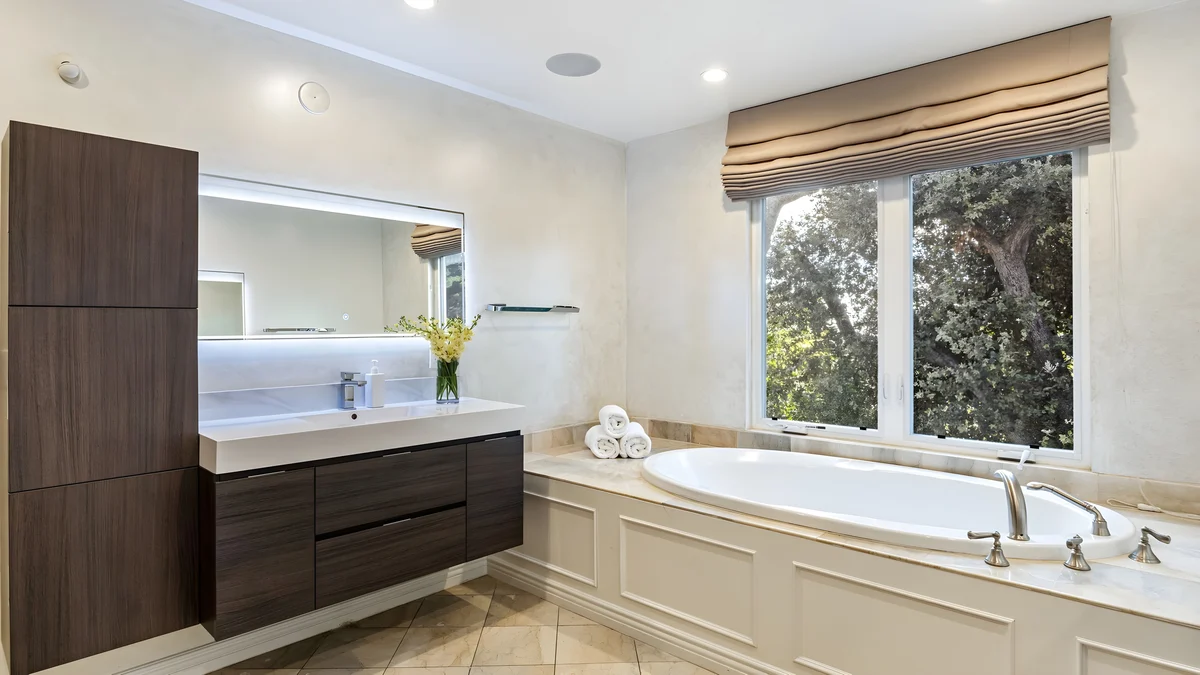 Wander Bel Air Estate