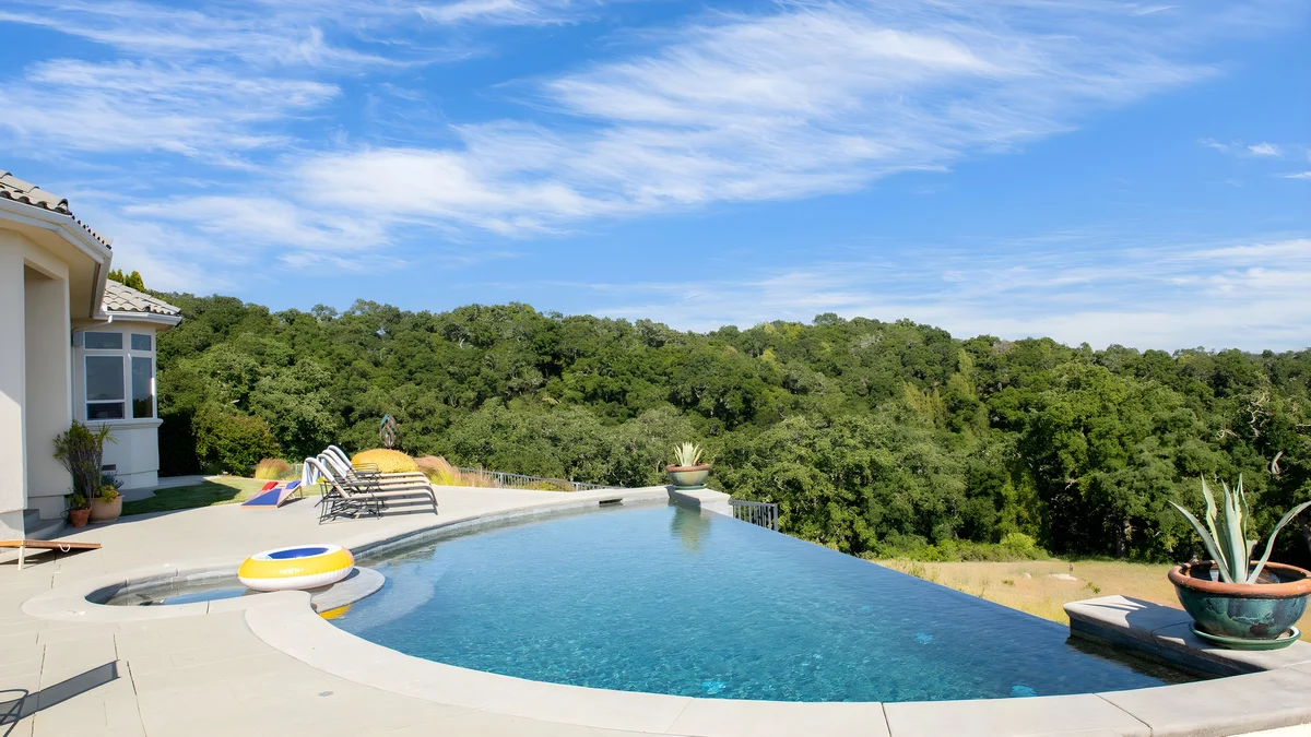 Wander Templeton Hillside