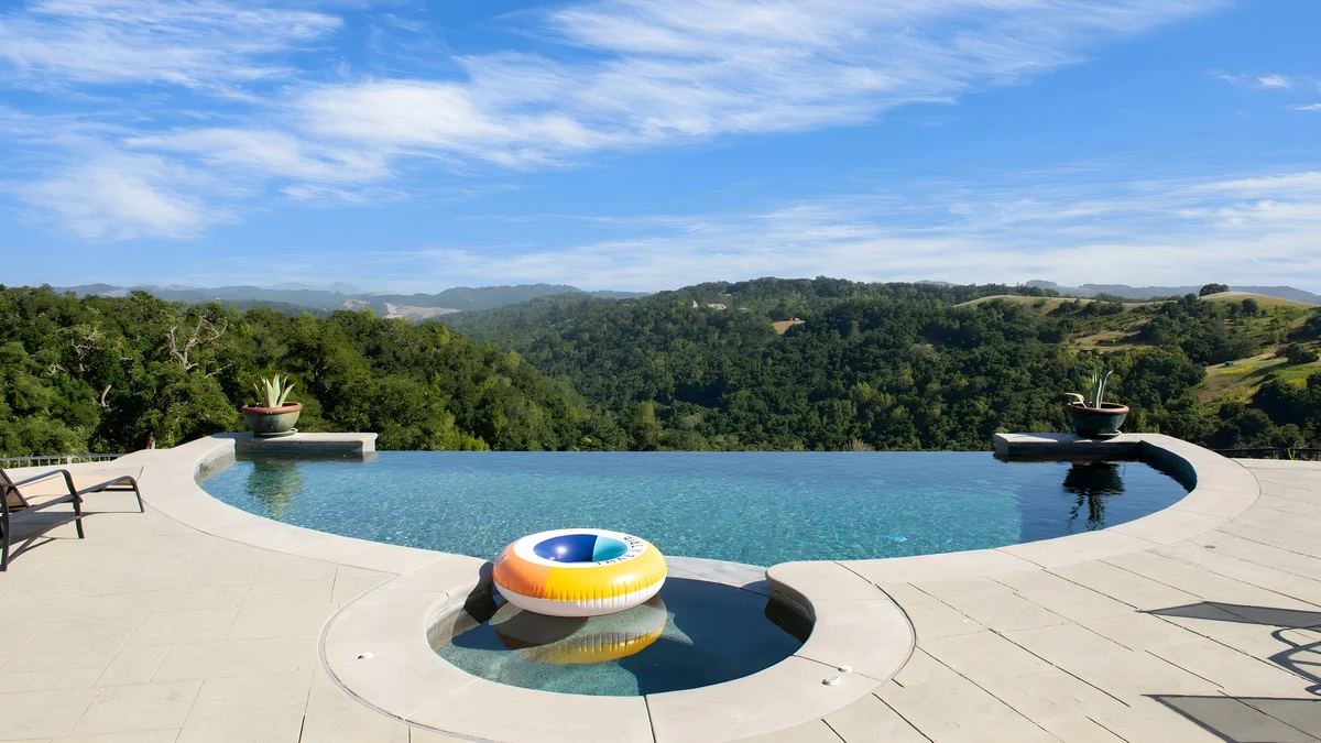 Wander Templeton Hillside