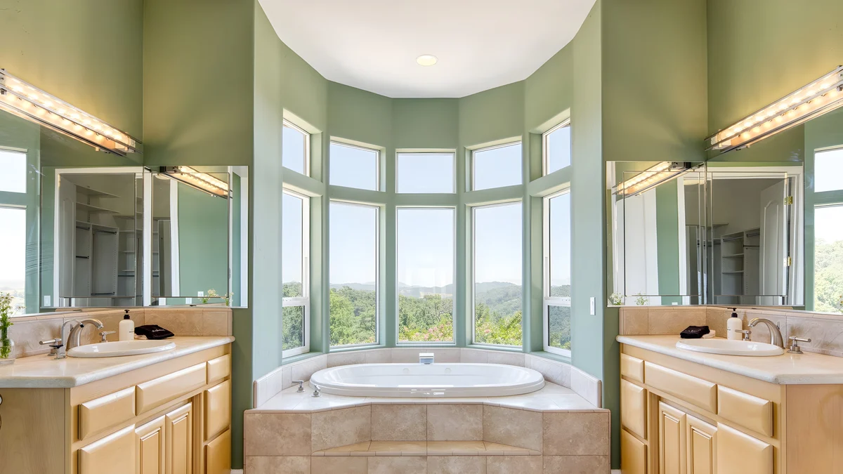 Wander Templeton Hillside